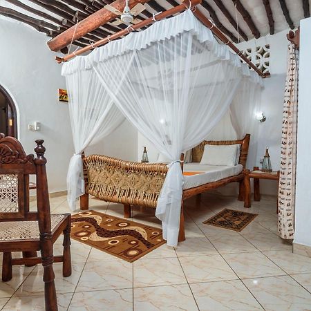 Diani Beach-Villa Kirsch Galu Esterno foto