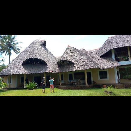 Diani Beach-Villa Kirsch Galu Esterno foto