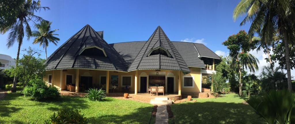 Diani Beach-Villa Kirsch Galu Esterno foto