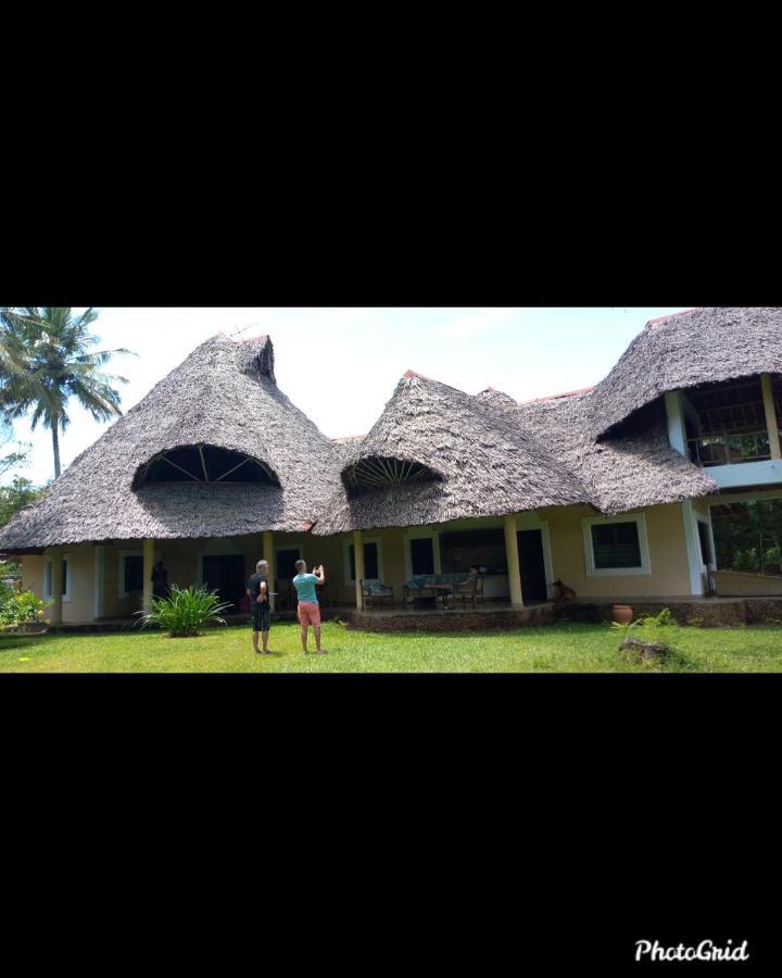 Diani Beach-Villa Kirsch Galu Esterno foto